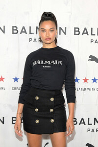 Shanina+Shaik+PUMA+x+Balmain+created+Cara+1lHC4luF_Ftx.jpg