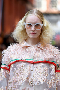 448945285_CynthiaRowleyRunwaySeptember2019NewYorkKuNV1RsOedOx.thumb.jpg.1f9fbc183fa1b07b9f6ab07e885cfa9b.jpg