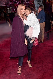 Ashlee+Simpson+World+Premiere+Disney+Frozen+ZLl6rfaL2Avx.jpg