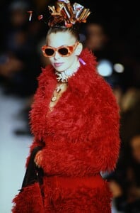 471993648_chloe-fw-1994(5).thumb.jpg.4bec96d82f3fd90670c6b26c468e32c6.jpg