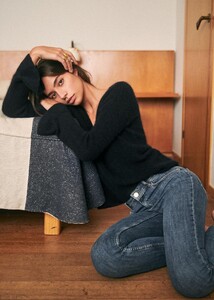 475743677_FridaJumpernemloyfcmsrvowteued2r.thumb.jpg.8d8d57600ffd6712c341d3c9f815ef92.jpg