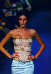 480819818_chloe-ss-1999(10).thumb.jpg.780374d2b702ae4be5e7119b700154d7.jpg