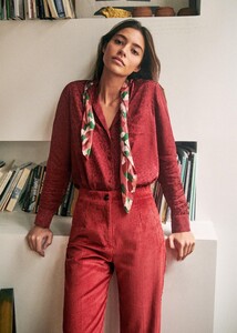 485610881_Florenceshirtrjtmyrrnoioyniyq0kfvz.thumb.jpg.d69aed4b9e54d5c2580d8717964fb6a1.jpg