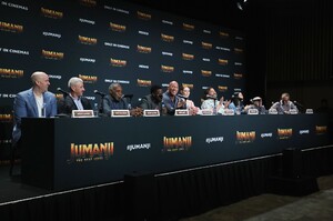        gil211119BZNimage103.jpg