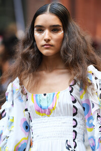 497551510_CynthiaRowleyRunwaySeptember2019NewYorkd-UJv5iqB3Ux.thumb.jpg.3ae28f0f7478fa01c1be69841cd639d5.jpg