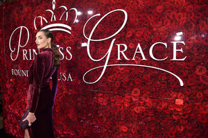 Alina+Baikova+2019+Princess+Grace+Awards+Gala+fJivT-Zy9REx.jpg