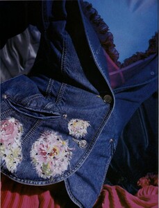 Jalouse #76 - December 2004-January 2005 - In The Mood For Toys - 008.jpg