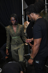 520562060_AlietteBackstageSeptember2019NewYorkkVv_Sx2IUocx.thumb.jpg.3740b86e60abc79d83e3b28b032fa4da.jpg