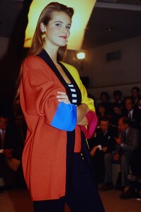 524890496_anne-klein-ss-1989(6).thumb.jpg.3f2a1cdd942151c7d49bd0fc86d6779e.jpg