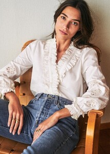 544700242_KellyBlouseenntoqtf3ueuisbsjb00z.thumb.jpg.aa68c62465c62f0579750f6cc1aaeb5b.jpg