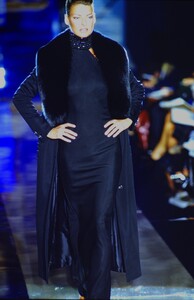 546774171_versace-hc-fw-1996(11).thumb.jpg.3a8ec8d5960ea9696454fbf7d0ab7e57.jpg
