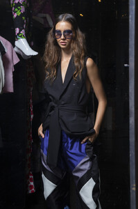 567723791_CynthiaRowleySpring2020BackstageinZxWh-M89Rx.thumb.jpg.24a73fbf524c1e92ce37d1ffddcafe62.jpg