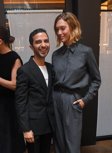 Arizona+Muse+Business+Fashion+Celebrates+Caroline+M1sxr9Ps2g5x.jpg