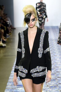 569775884_LibertineRunwaySeptember2019NewYorkFashionMCrDus2N3tUx.thumb.jpg.a9a7a37860f7fad5c13cd65ced6c71fd.jpg