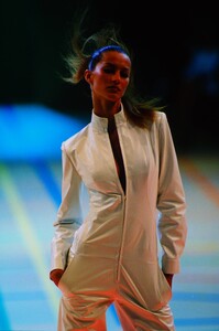580484622_givenchy-ss-2000(6).thumb.jpg.2baa43df97dea9a09fe89fca6d448206.jpg