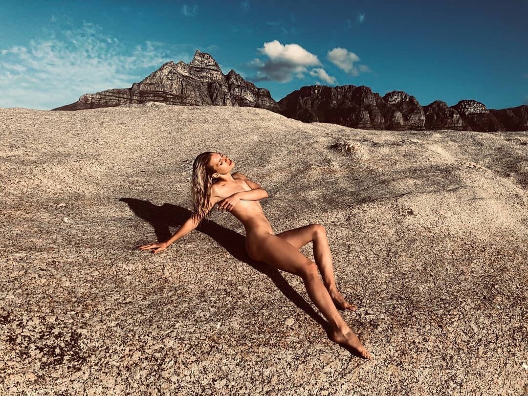 https://www.bellazon.com/main/uploads/monthly_2019_11/587324322_DariaPlyushko109.jpg.489bdfcaafd92e98a5e856cb450a7f44.jpg