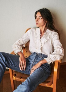608040863_KellyBlouseej0sqyp0mfj64sjqubiwk.thumb.jpg.0eef787d43277ebfb6754b13cefede76.jpg