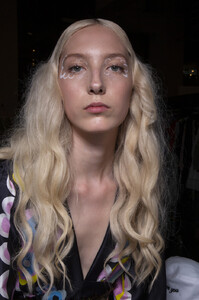 611936352_CynthiaRowleySpring2020Backstage8P-eEhV5srGx.thumb.jpg.1819a8c537921565c50e67ddcb3f0bd1.jpg