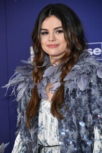        sel081119BZNimage132.jpg