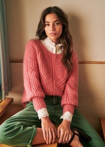 629233762_GiseleJumperpfigwtkk5rw6ks4k1uhzw.thumb.jpg.9fc3b56a73ee4caa2220897064853560.jpg