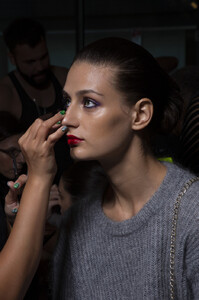 647693350_NaeemKhanSpring2020Backstage0UxZpWrj4kDx.thumb.jpg.d7880fff95a2f56f476ba84066687282.jpg