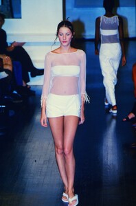 687240470_vivienne-tam-ss-1999(10).thumb.jpg.f3f1c8519f7796cf4b9ad58ec6bc97b5.jpg