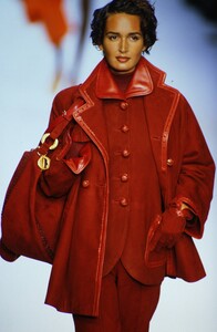 690510382_dior-fw-1994(4).thumb.jpg.372342cabd173e95afe6be30141a4242.jpg