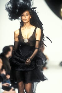 703649714_Chanel1994HauteCouture67.thumb.jpg.e4293b4863f514bbca93ce07939db974.jpg