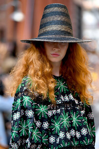 710914673_CynthiaRowleyRunwaySeptember2019NewYorkXeawIa-qWuQx.thumb.jpg.7b3be387007fcb8f57de6f4e25ba6b2b.jpg