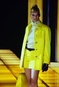 714066599_linda-evangelista(22).thumb.jpg.f99b88299fe6634cc5c9eb5df8b74754.jpg