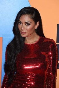 Nicole+Scherzinger+MTV+EMAs+2019+Red+Carpet+CKoLbtuMxe6x.jpg