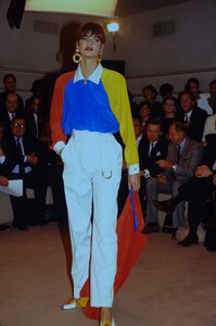735773645_anne-klein-ss-1989(4).thumb.jpg.5d05d37b9793d9bcaaf0f739f7dd8e34.jpg