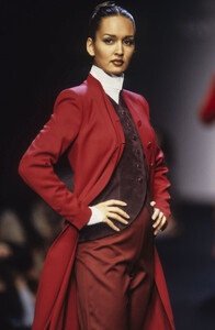 807574422_Lanvin1993WomenRTW96.thumb.jpg.a7972e54d9fa995a26a457d9e68c8abf.jpg