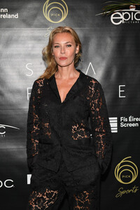 Connie+Nielsen+Pre+Screening+Cocktail+Reception+f_GFPljxV_qx.jpg