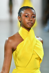 830269100_AlietteRunwaySeptember2019NewYorkFashionuJ59WLAxhpJx.thumb.jpg.0192f25978dc6cac8021111e5989fd14.jpg