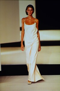 841233225_genny-ss-2000-1(7).thumb.jpg.e7ccd4fbbe6c945172fa9556ccccfa97.jpg