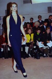 854098065_anne-klein-ss-1989(3).thumb.jpg.2838989889275d87be753d422499edbd.jpg