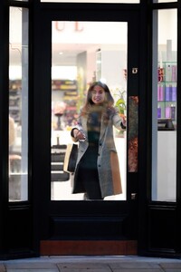        kee011119BZNimage102.jpg