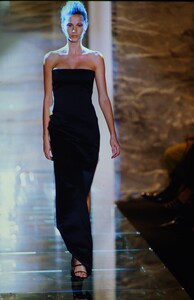 868586864_versace-hc-fw-1998(4).thumb.jpg.ae6c6a681130c3170aa072a2096adab5.jpg