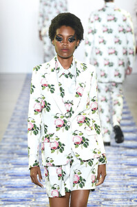 869857424_LibertineRunwaySeptember2019NewYorkFashion0wRg5Klhs1Fx.thumb.jpg.737b5c6cbc6f9f6aaa94565a4684296c.jpg