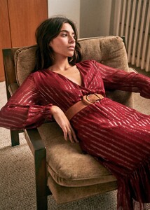 871356320_TitianeDressraztg1fnoiubfpkkquifl.thumb.jpg.60aab48be86142513710a5a9ec71c62d.jpg