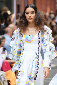 873853323_CynthiaRowleyRunwaySeptember2019NewYorkOC9M5vPZv42x.thumb.jpg.1bd3fbf6da71a42ae468e2d37d0662c5.jpg