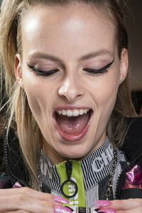 Christian+Cowan+Spring+2020+Backstage+fg-60eKA2j9x.jpg