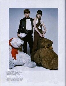 Jalouse #76 - December 2004-January 2005 - In The Mood For Toys - 004.jpg