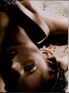L'Officiel France #894 (April 2005) - Pose Crochet - 010.jpg