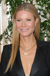 Gwyneth+Paltrow+1+Hotel+West+Hollywood+Grand+-mE124HtIPAx.jpg