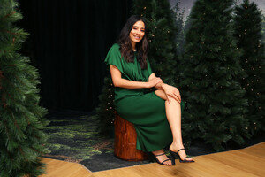 Jessica+Gomes+David+Jones+Unveils+2019+Christmas+99_n1UyZqA0x.jpg