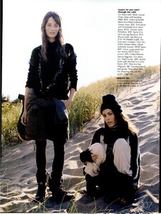 GB - Elle Girl (November-December 2003) - Knit Girls - 003.jpg