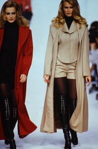 949460874_martine-sitbon-fw-1991-claudia(4).thumb.jpg.446449125372cefce37e5879dd08b679.jpg