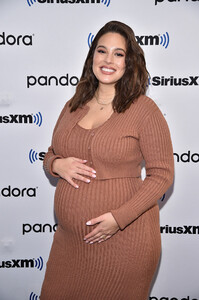 Celebrities+Visit+SiriusXM+November+18+2019+4df4XbQoA7Ex.jpg